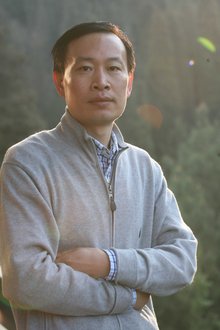 张鉴画集余尝见孔雀自爱,每集众则必显其尾,又闻