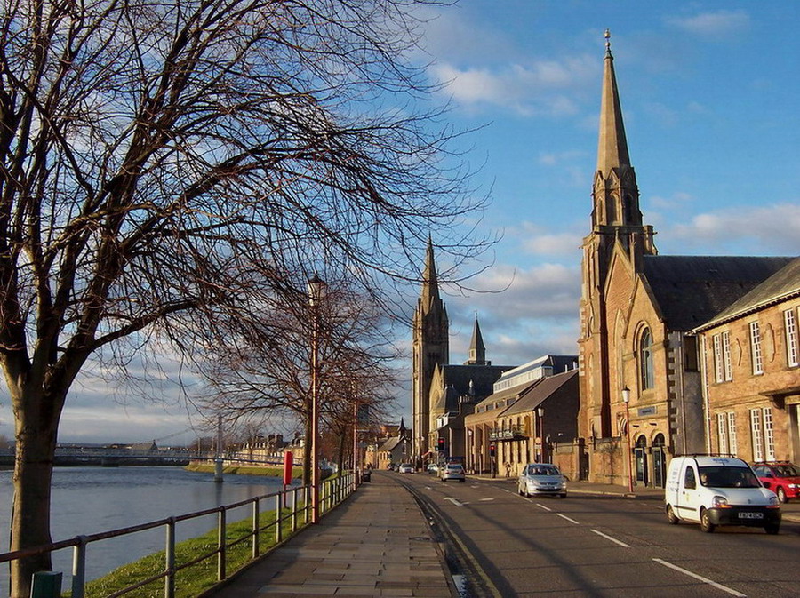 格拉斯哥(glasgow)是英国第三大城市,苏格兰最大的工商业城市和港口.