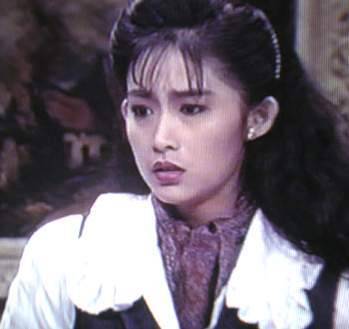 1985年,官晶华正式成为华视(中华电视公司,简称cts)旗下艺员,第一部戏