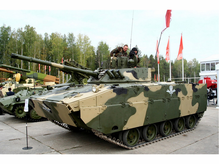 bmd-4步兵战车的主要武器为一门100毫米2a70型线膛炮,可发射制式100