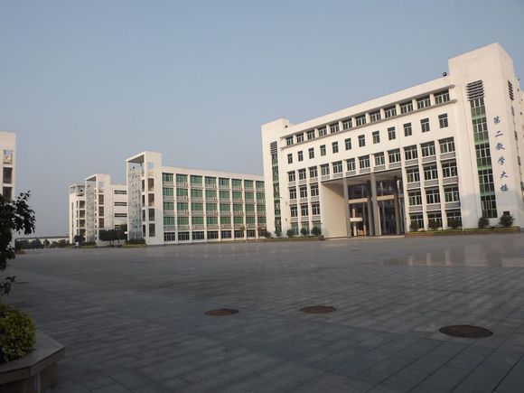 广州工商学院