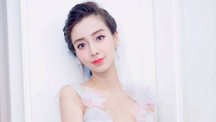 杨颖图册_360百科