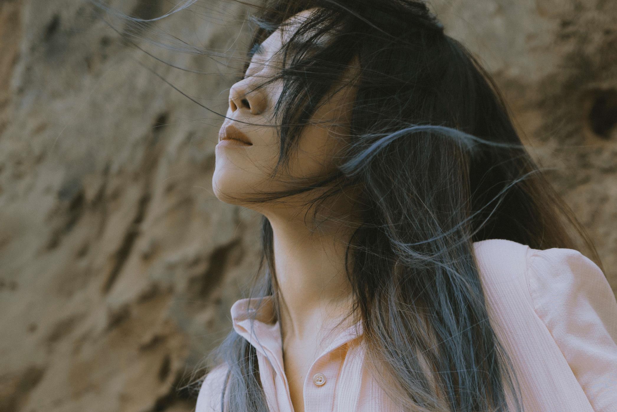 首位华语女歌手使用杜比全景声空间音频“声”临其境领略《出走》