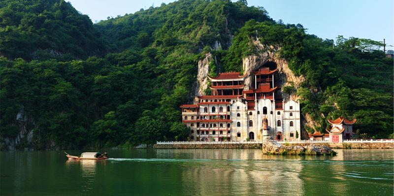 观音岩是湖南一座千年古刹,位于便江中下游右岸,距永兴县城2.