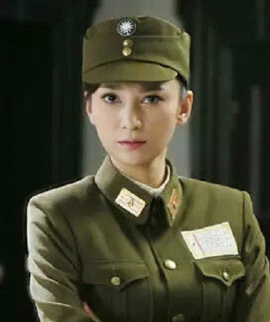 唐熙饰演赵兰蕙 赵兰蕙,表面上的身份是国民党的女军官,事实上她是