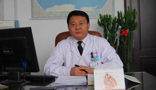 现任哈尔滨医科大学附属第二医院心血管病医院副院长,心内科主任医师