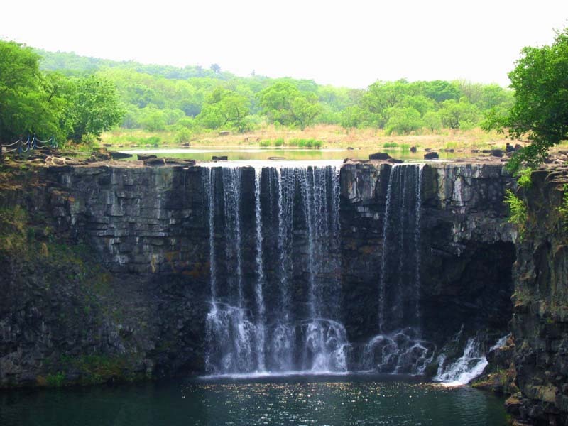 镜泊湖小孤山