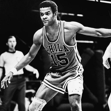 哈尔·格瑞尔(hal greer)于1958年被锡拉丘兹民族队选中,之后在1963