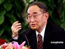 厉以宁两会发言 世界摄像摄影网 厉以宁两会发言 世界摄像摄影网