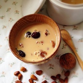 黑糖牛奶炖桃胶