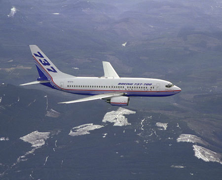 波音737-700客机
