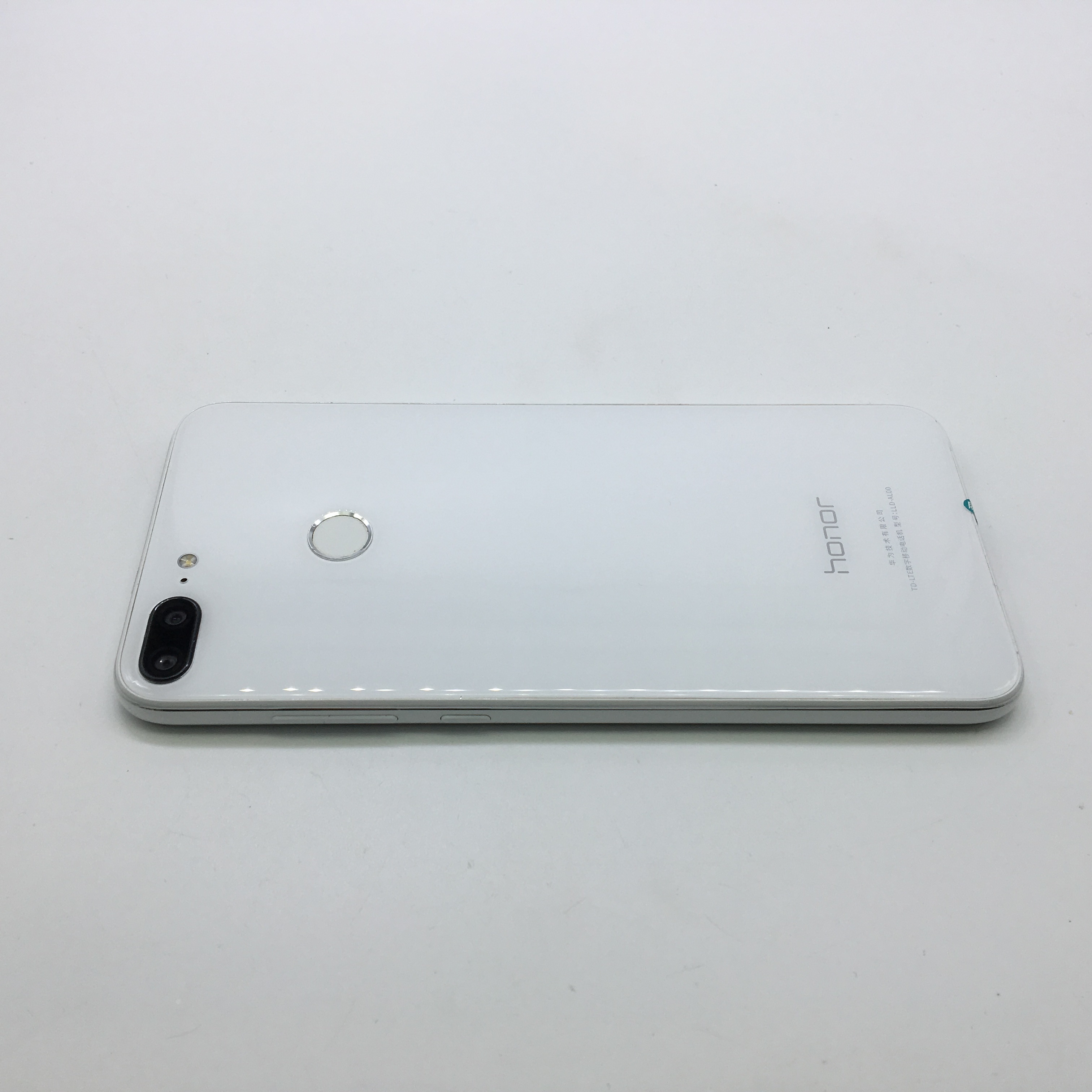 官方质检9成新 全网通 白色 国行 3g/32g 荣耀 荣耀 9 青春版