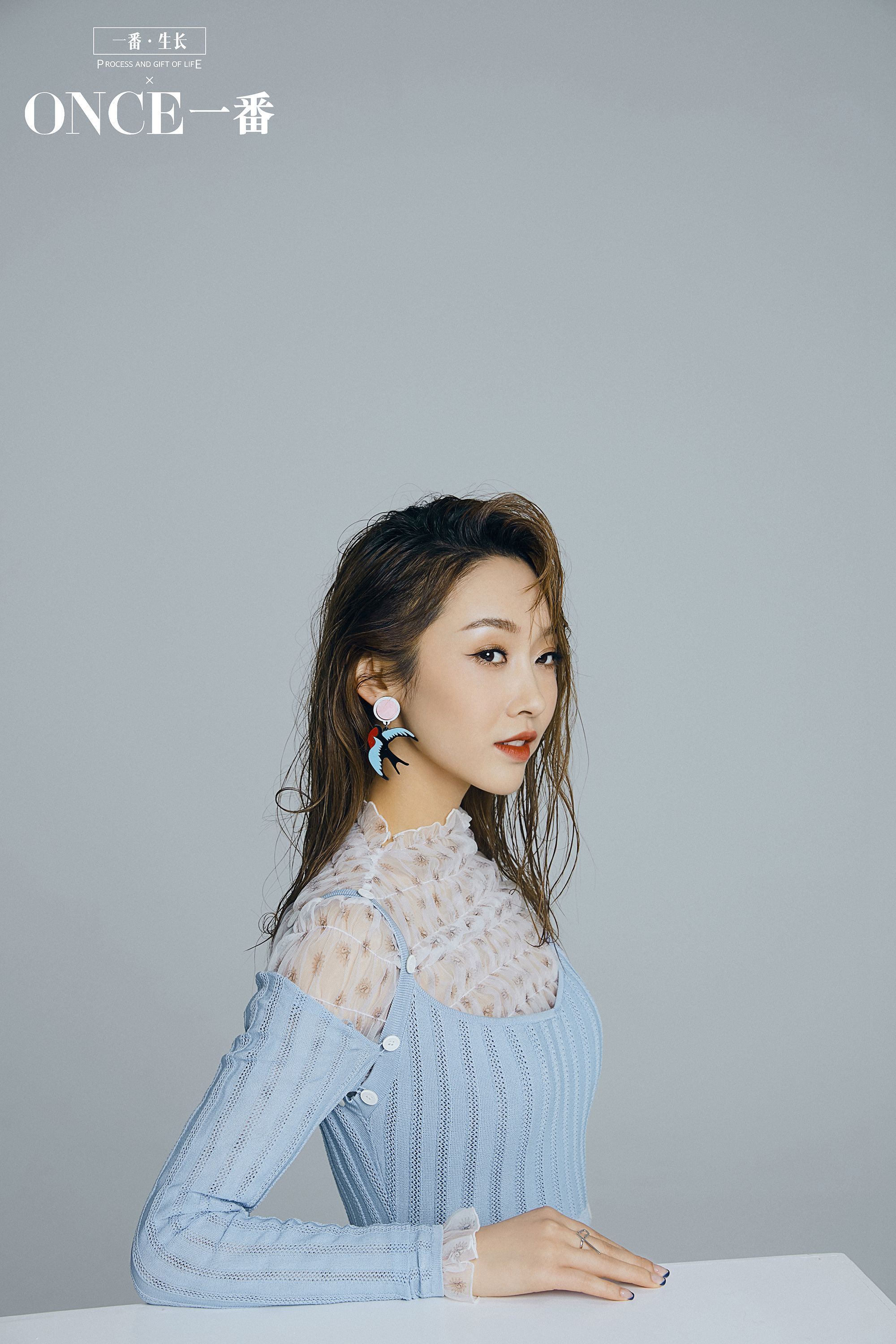 宣璐飞鹤耳坠出镜恬静清冷张力十足