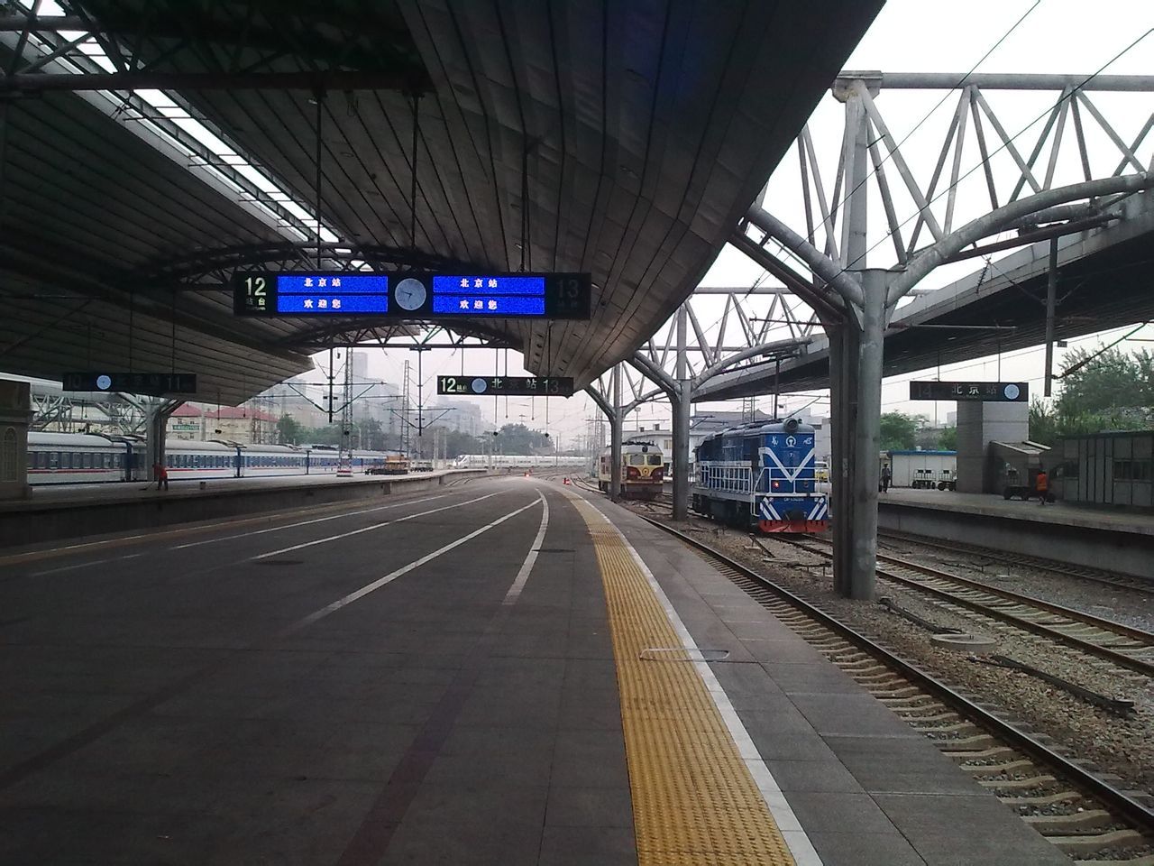 上海火车站从哪个出站口出站直达南广场？ 上海火车站站口交通火车上海