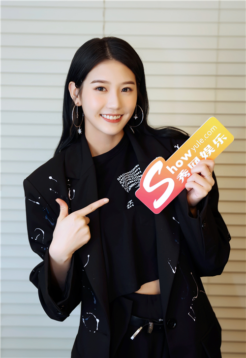 本周主打星朱主爱专访暌违四年发布全新创作ep大秀创作才华