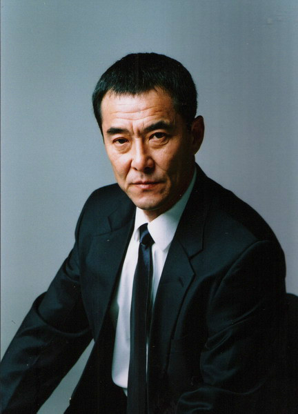 随后皇帝来到他家,为刘统勋的诤臣气概所打动,打消了严办刘统勋的念头