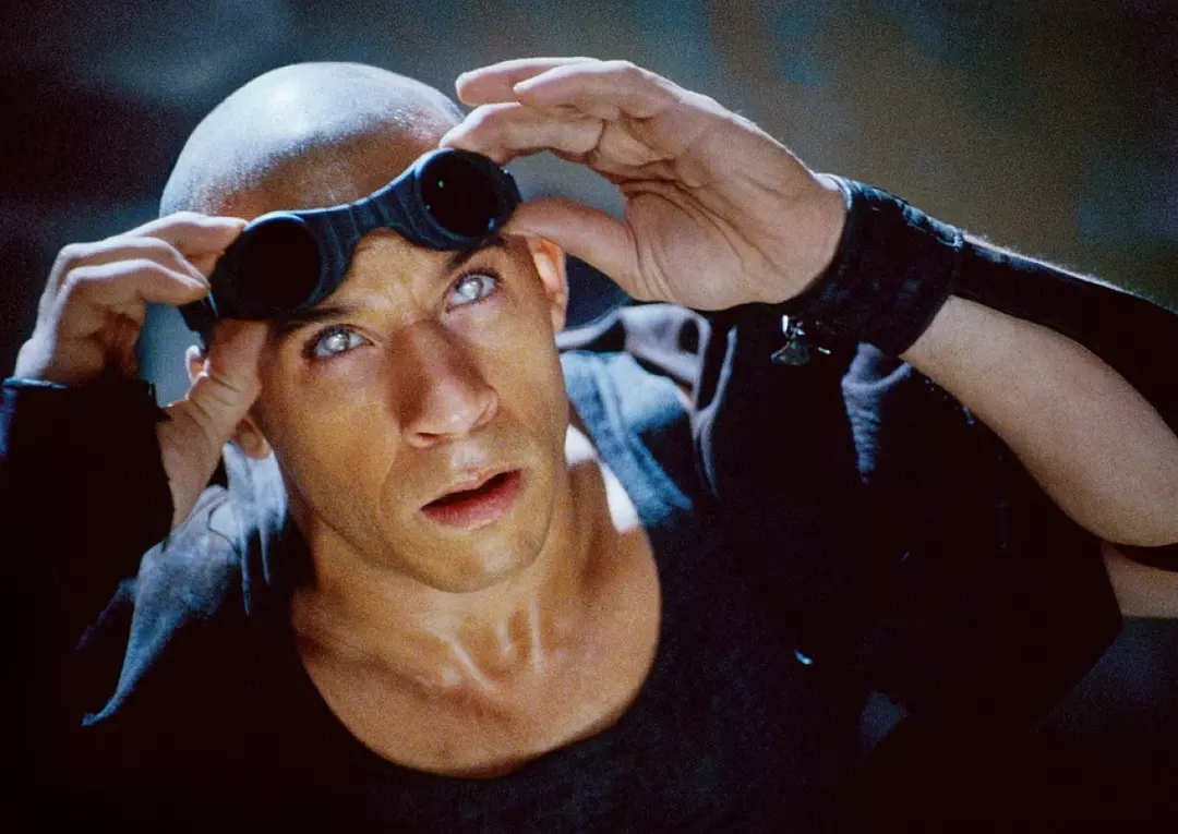 riddick 演员 范·迪塞尔 前雇佣兵,士兵和飞行员,是一位臭名昭着的