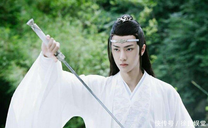 肖战今年送王一博