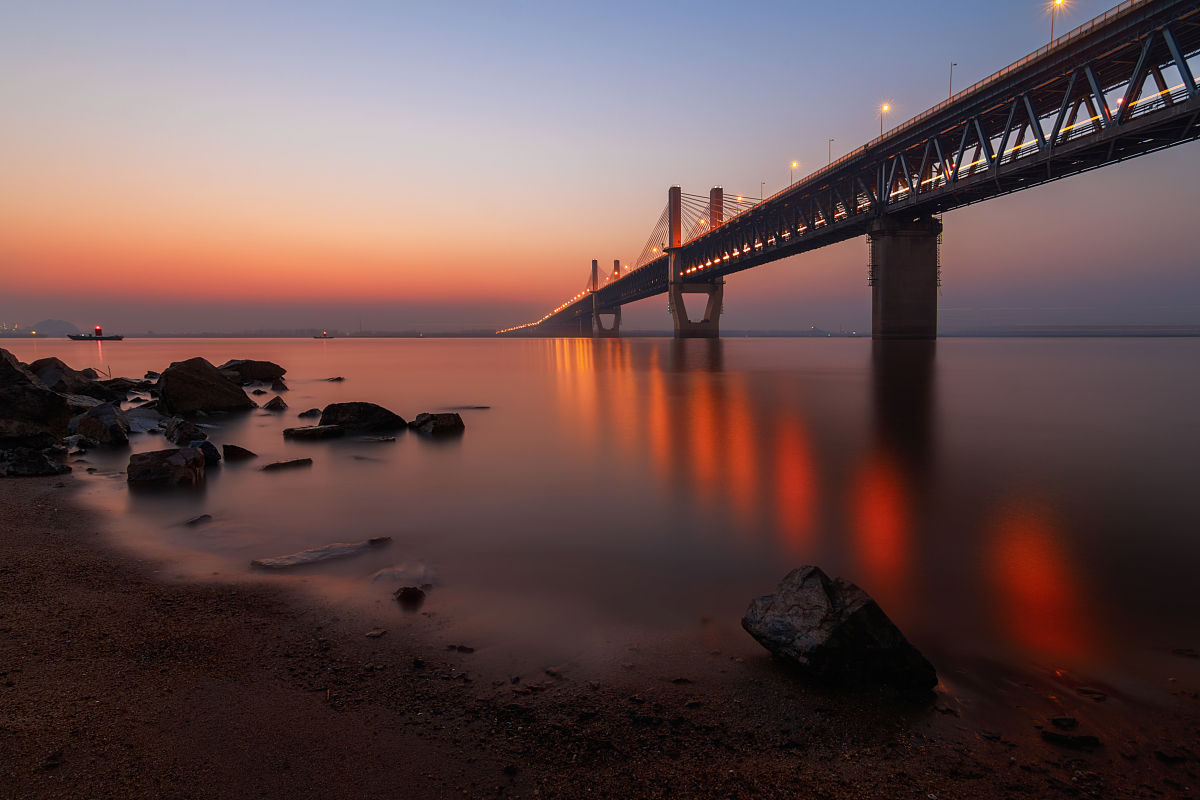 航拍青岛胶州湾跨海大桥，长龙卧波美如画，曾是世界最长跨海大桥