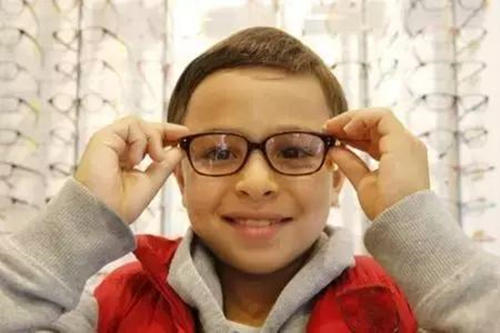 现在眼镜怎么配的