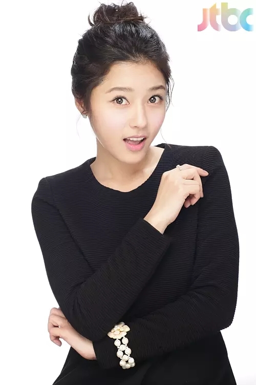 吴智恩 饰演 吴智恩 漫画屋大婶惠子的女儿 地方大学4.