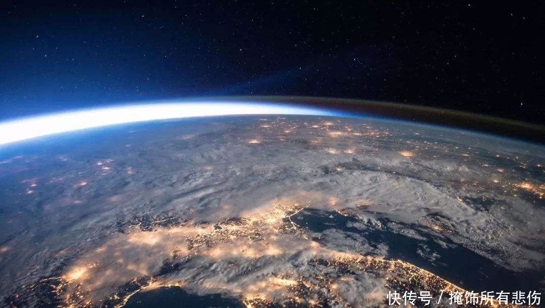 太空卫星有人吗