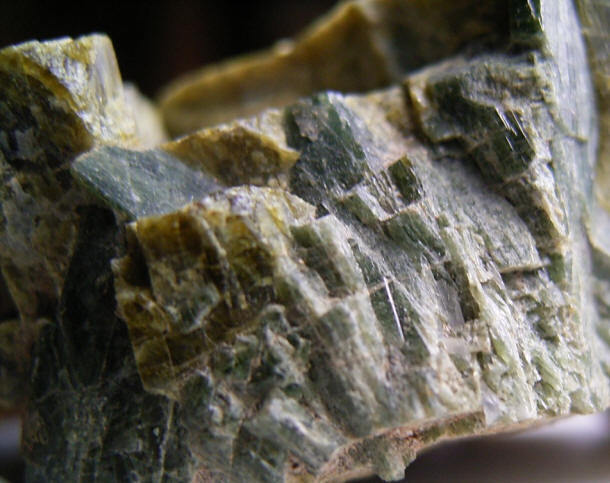 闪石地点地质学