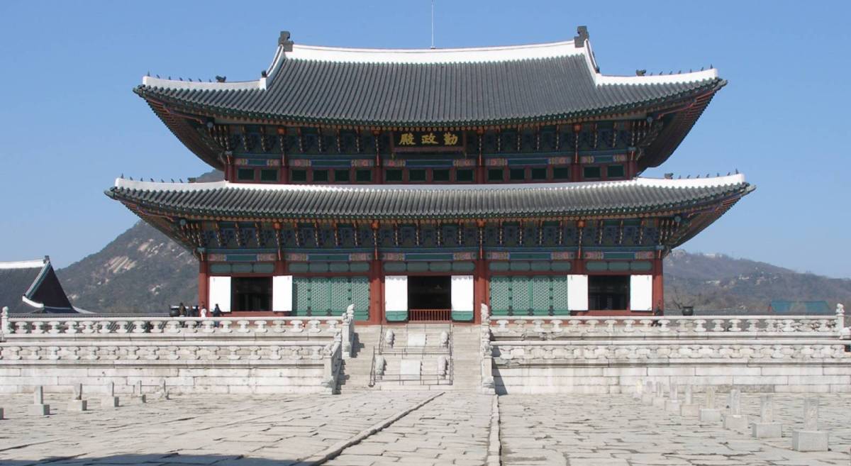 景福宫):位于韩国首都首尔(旧译"汉城")钟路区,是一座著名的古代宫殿