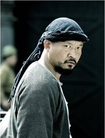 斌子 饰演 石霸虎 石霸虎曾是铁匠,力量深不可测.