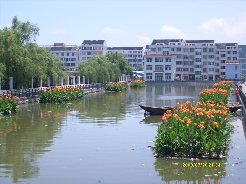 相关百科>宜二村地处鳌江南平原中心,属苍南县宜山镇,由上市,三进屋