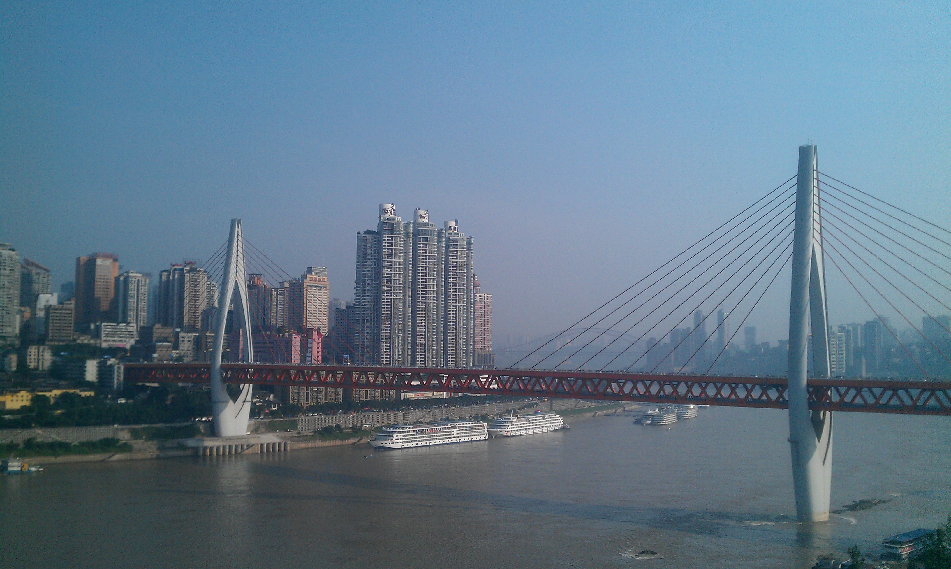 山水桥都，看重庆！忠县的第一座长江大桥，通体红色美艳动人 - 知乎