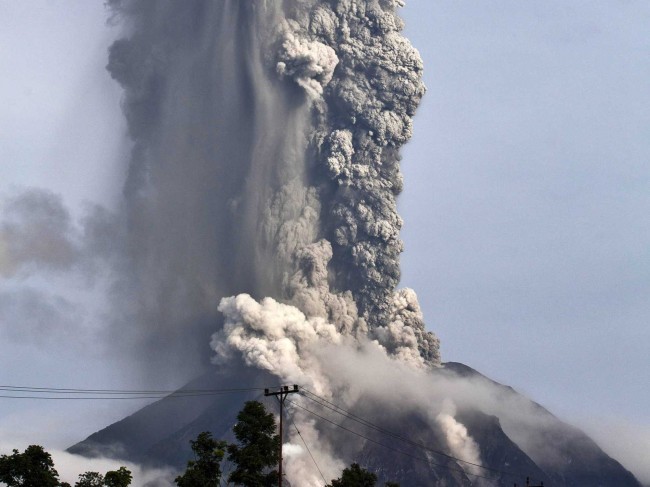 火山灰 平流层图片