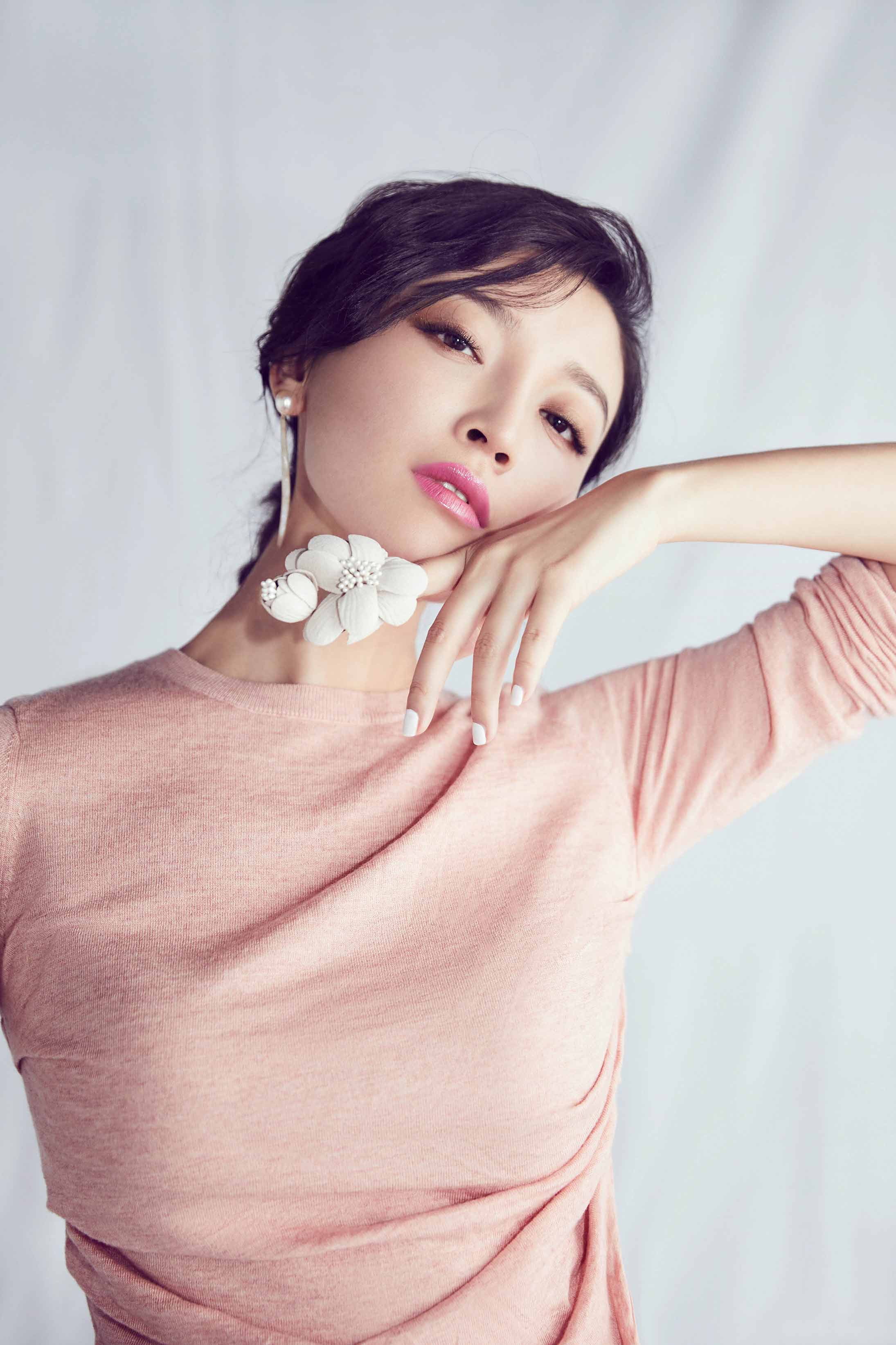 高晓菲写真曝光诠释优雅女神范儿