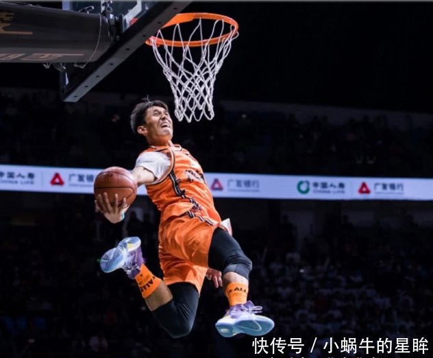 矣进宏cba扣篮胯下