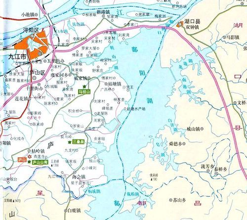 北部湖區為鄱陽湖入長江水道,長65千米,寬3~14千米,約佔湖泊總面積的