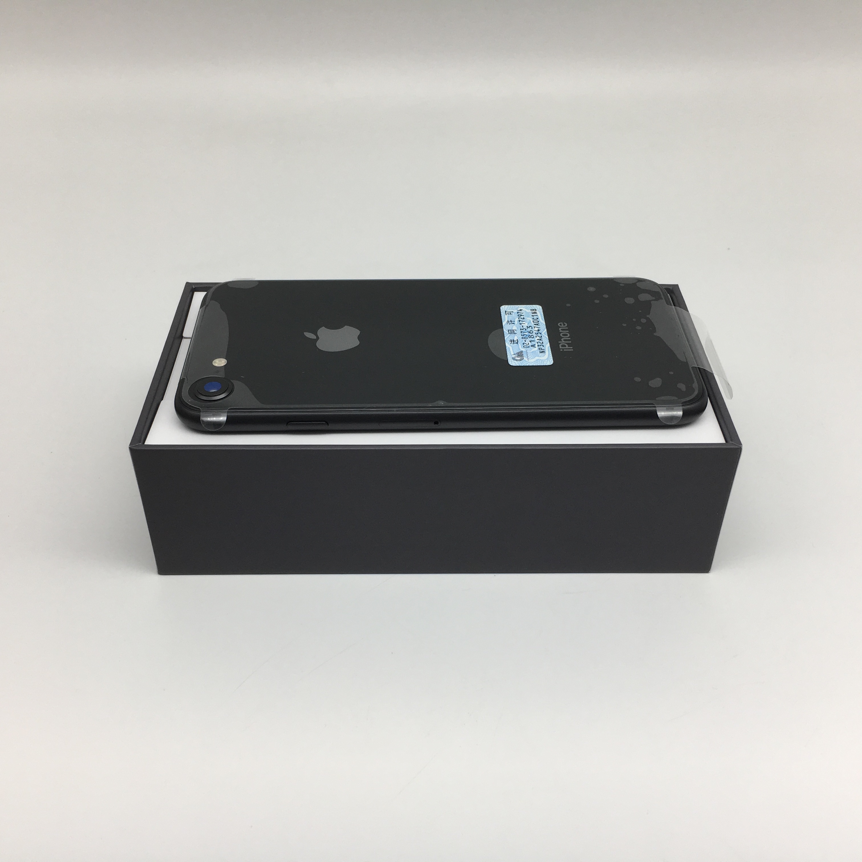 苹果【iphone 8】全网通 深空灰 64g 国行 99成新 真机实拍 原包装盒