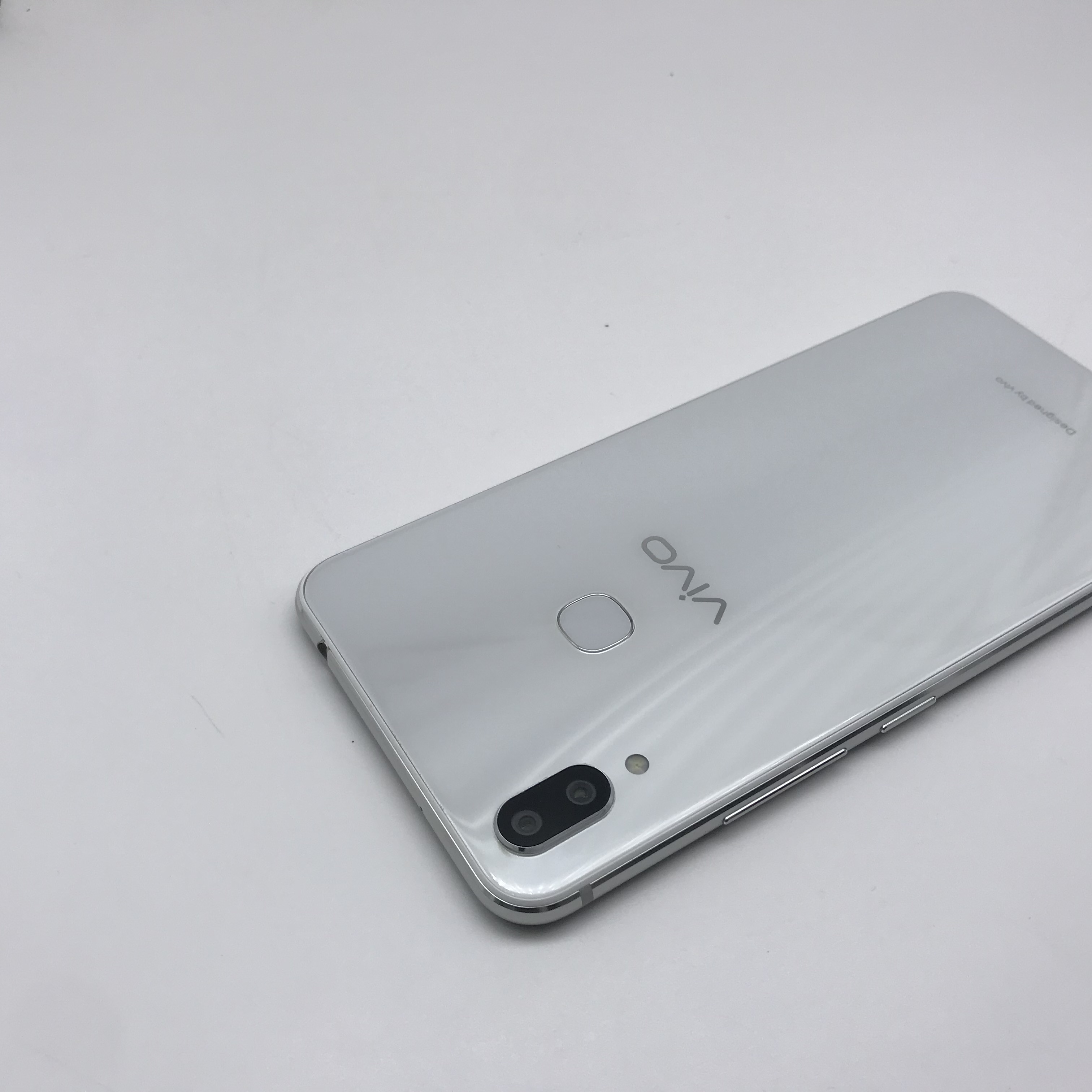 官方质检95成新 全网通 白色 6g/64g 国行 vivo x21i