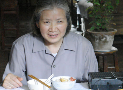 曹翠芬饰演钱淑华 宋宇生的前岳母.