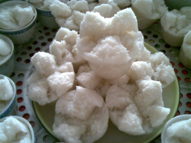 碗粄尤以广东省梅州市丰顺县出名,它是客家人最喜欢吃的美食,是丰顺县