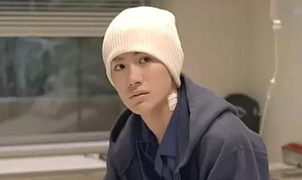 三浦春马饰演樱井弘树 高一学生.被大家称作阿弘.