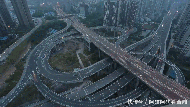 深化收费公路制度改革取消高速公路省界