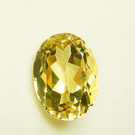 黄水晶(矿业)黄水晶的硬度为七,黄水晶在宝石界被称为水晶黄宝石,其