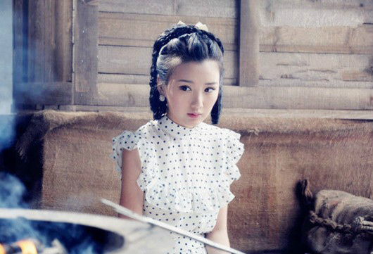 徐萌萌 演员   毛晓彤    23岁,美丽聪颖,机智过人,但自卑心颇重.