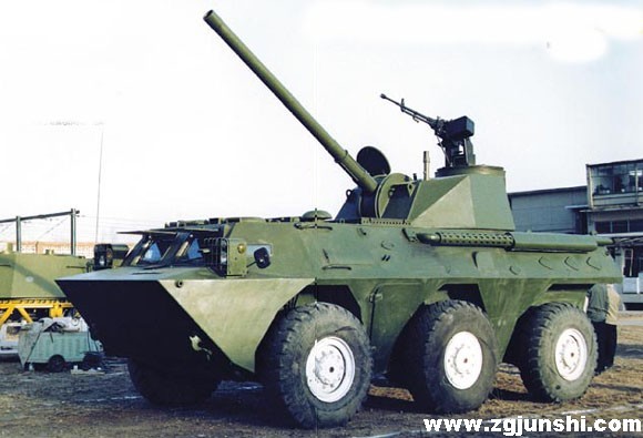 轮式120毫米自行迫榴炮