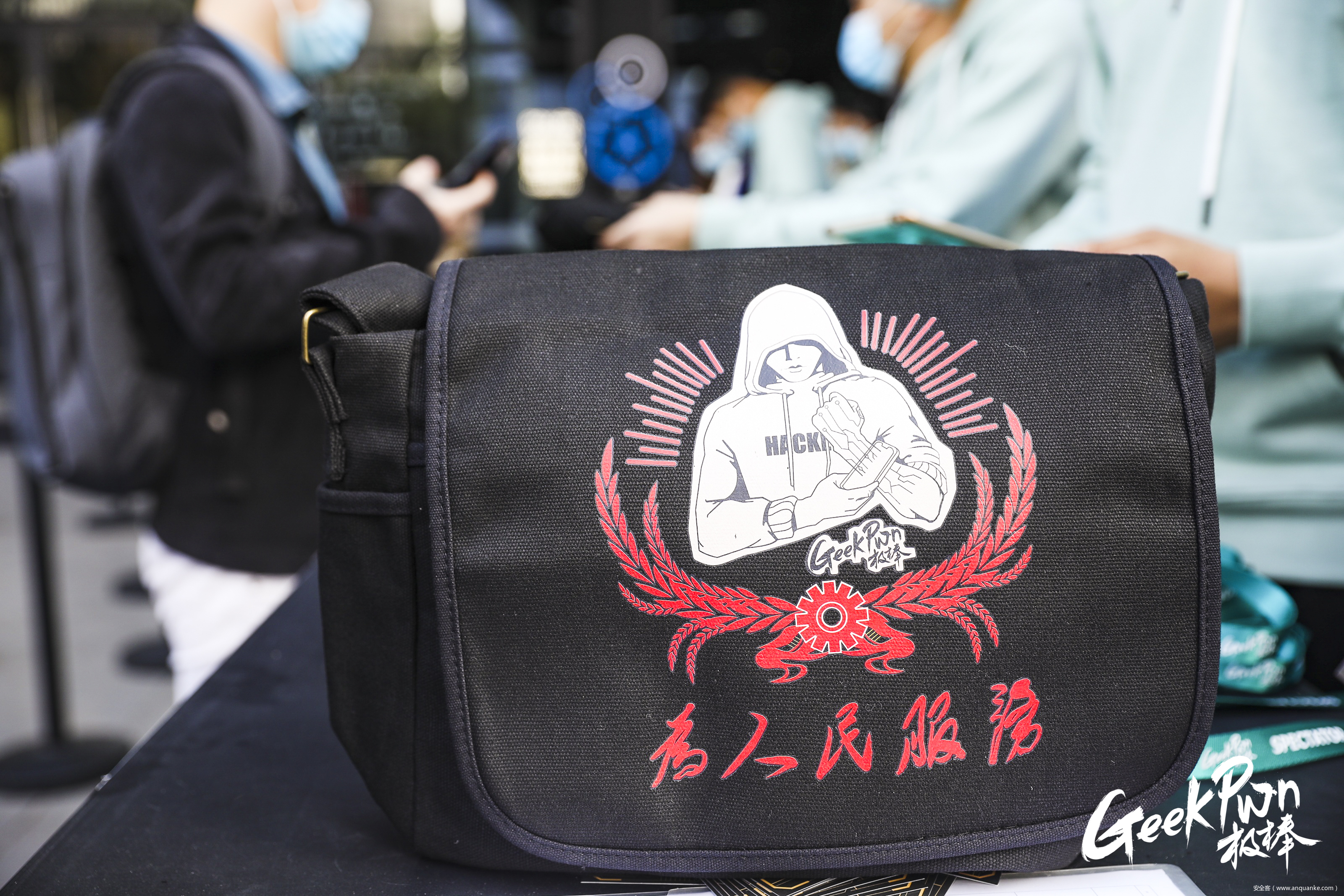 白帽黑客协助警察办案 - 白帽黑客怎么赚钱 白帽黑客帮忙
警员
办案 - 白帽黑客怎么赢利
（白帽黑客一个月能赚多少钱） 行业资讯