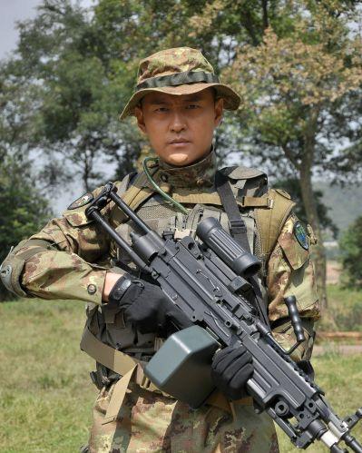 邓振华 演员 任柯诺 邓振华.任柯诺(1982年12月4日-),内地男演员.