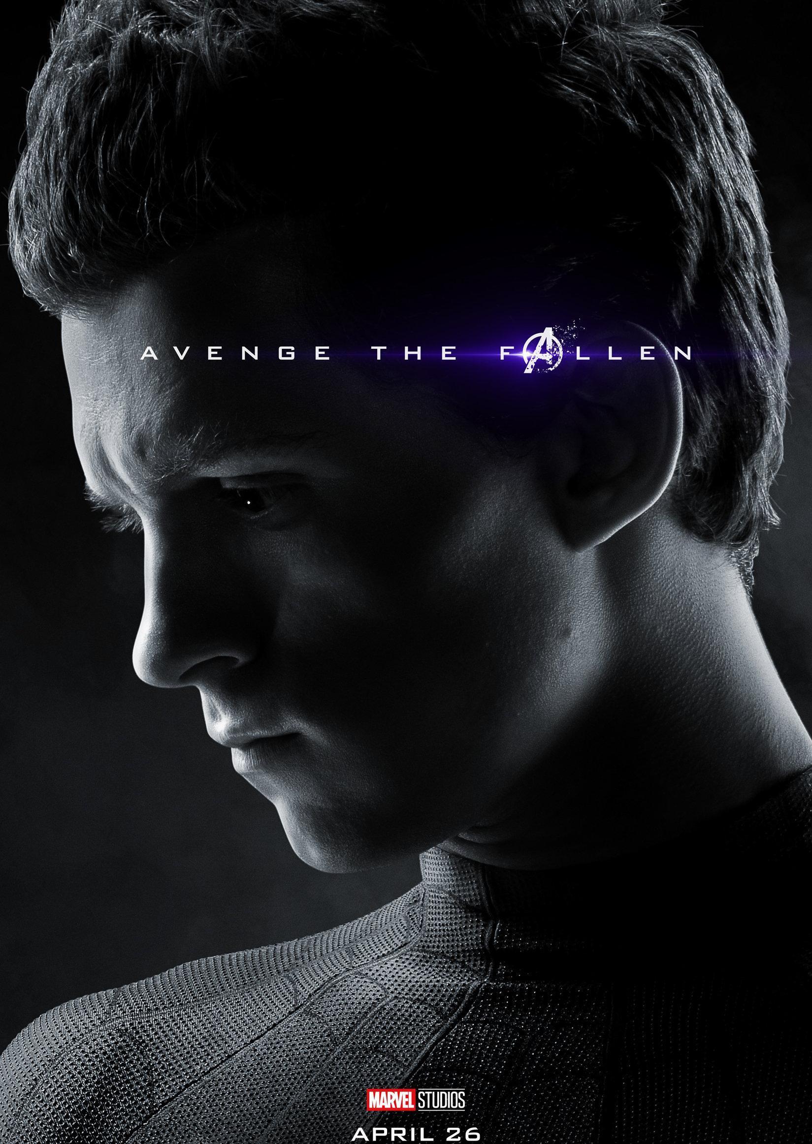 彼得·帕克在一次课外活动中意外被一只放射性蜘蛛咬伤后,获得蜘蛛