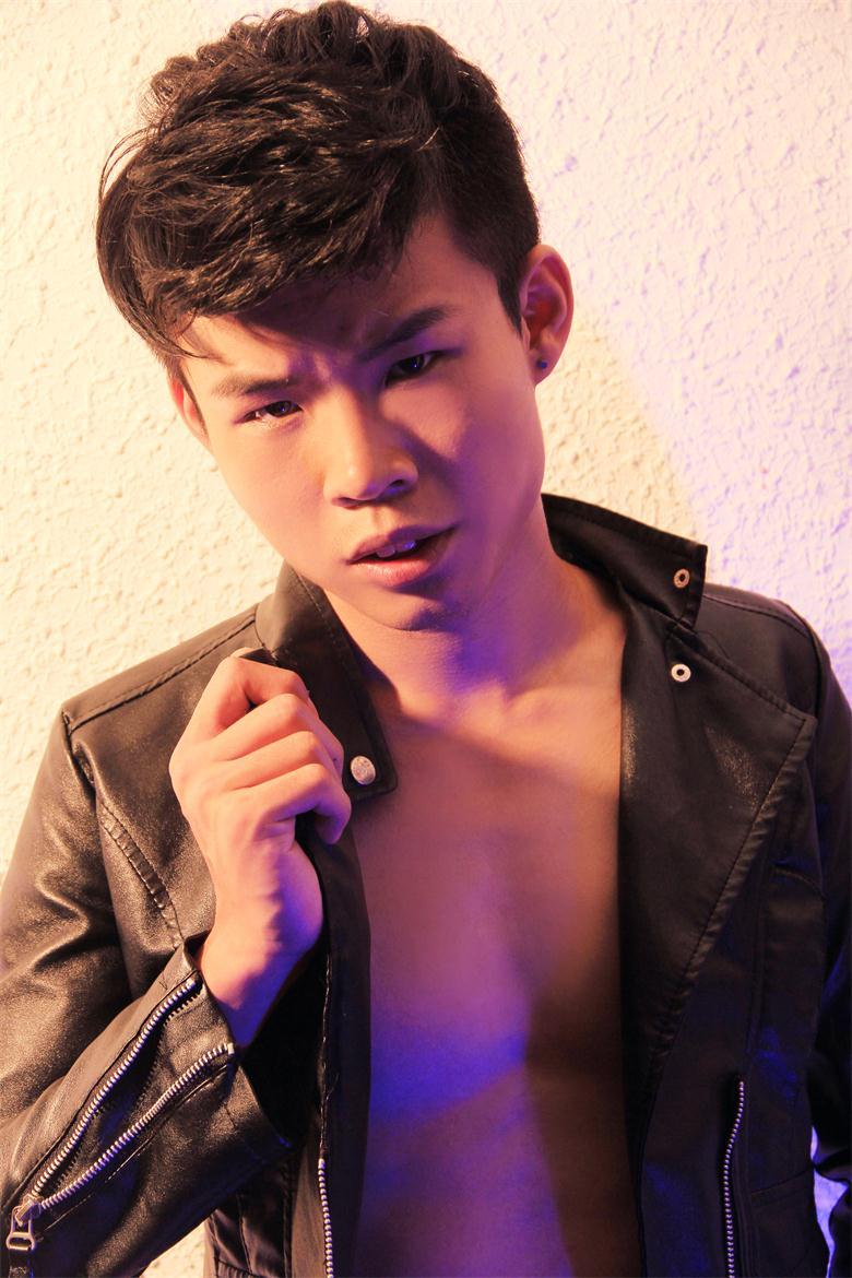 崔强图册_360百科