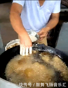 撞了摩托车走了