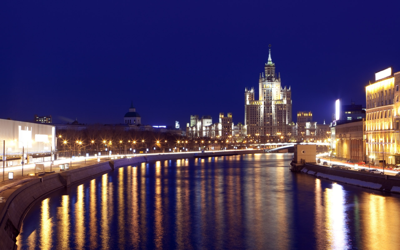 俄罗斯地标大楼：造价5亿美元2倍身价卖出，成莫斯科最美的风景线_商业大厦